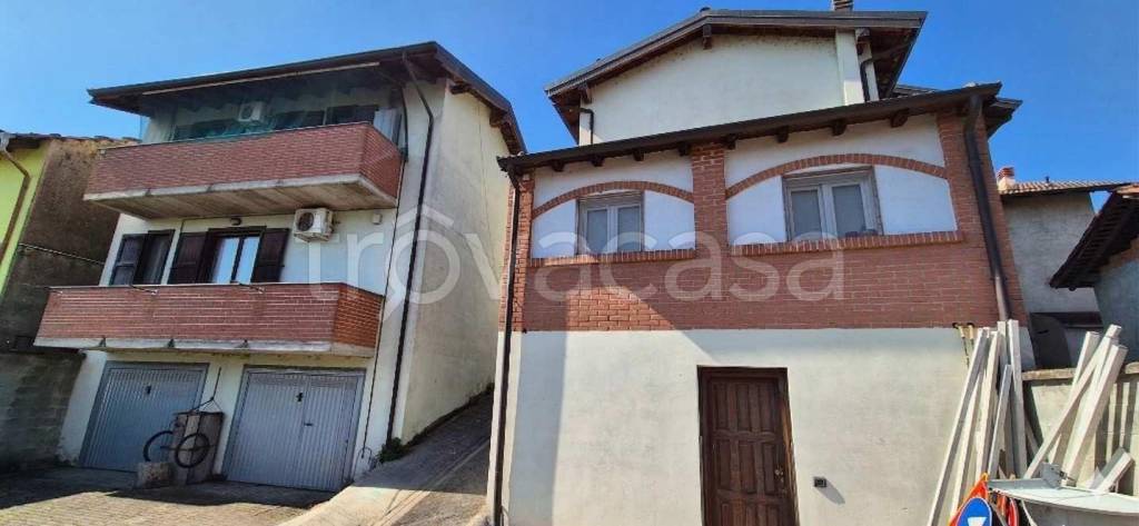 casa indipendente in vendita a Palestro in zona Pizzarosto