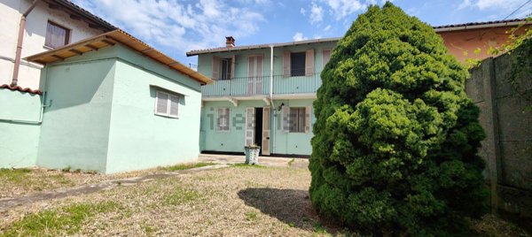 casa indipendente in vendita a Palestro in zona Pizzarosto