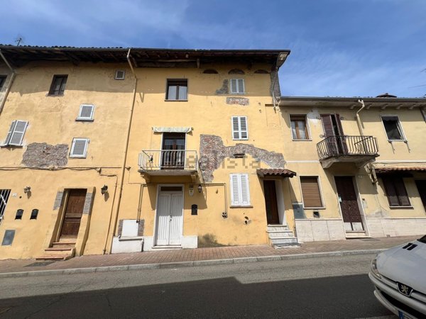 appartamento in vendita a Palestro in zona Pizzarosto