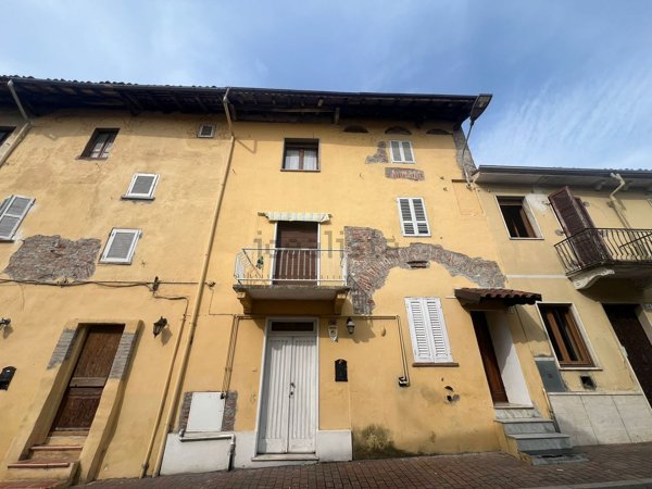 appartamento in vendita a Palestro in zona Pizzarosto
