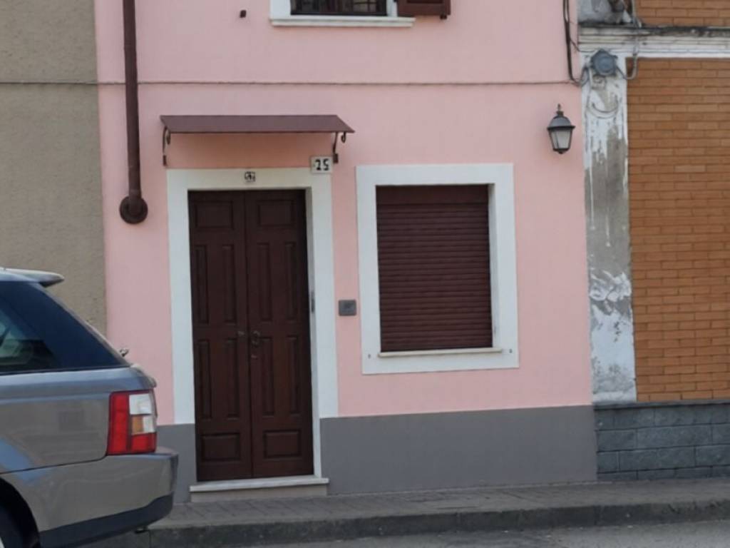 appartamento in vendita a Palestro in zona Pizzarosto
