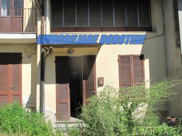 casa indipendente in vendita a Palestro in zona Pizzarosto