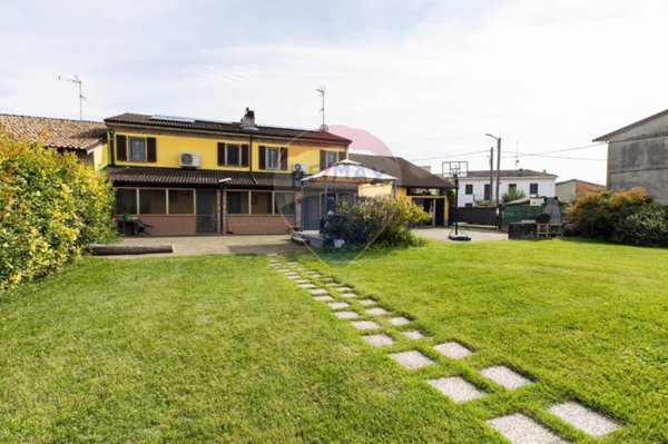 casa indipendente in vendita a Pancarana