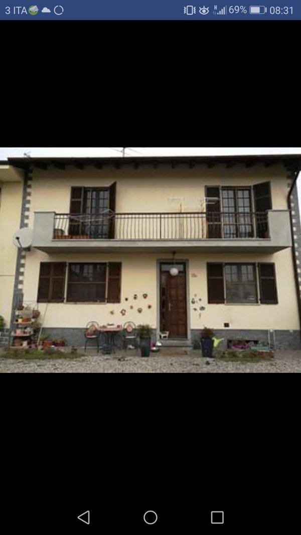 casa indipendente in vendita a Parona
