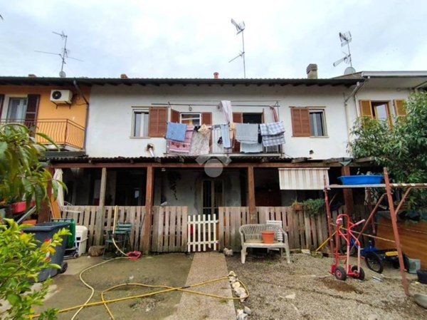 casa indipendente in vendita a Parona