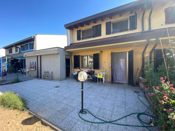 casa indipendente in vendita a Parona