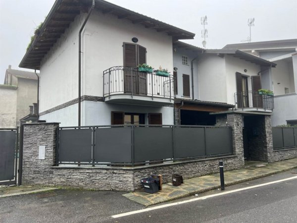 casa indipendente in vendita a Parona