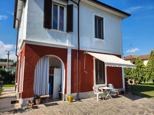casa indipendente in vendita a Parona