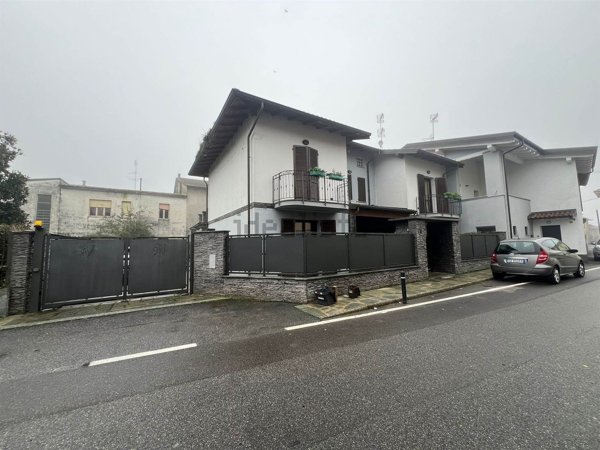 appartamento in vendita a Parona
