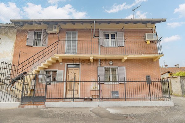 casa indipendente in vendita a Parona