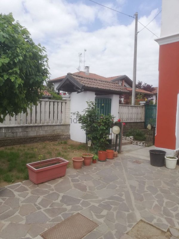 casa indipendente in vendita a Parona