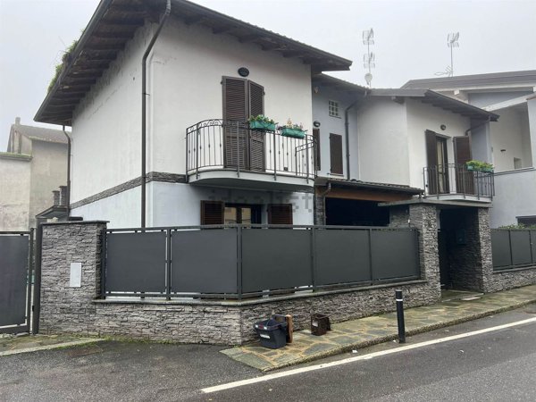 casa indipendente in vendita a Parona