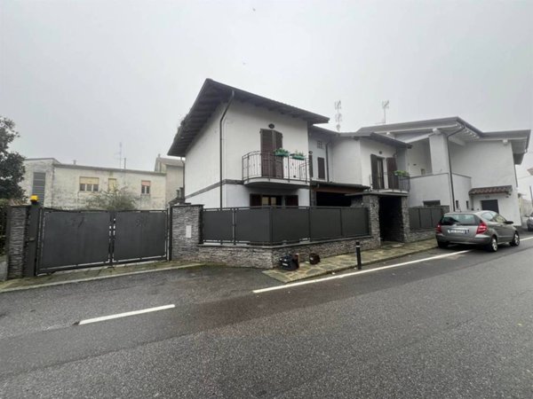 casa indipendente in vendita a Parona