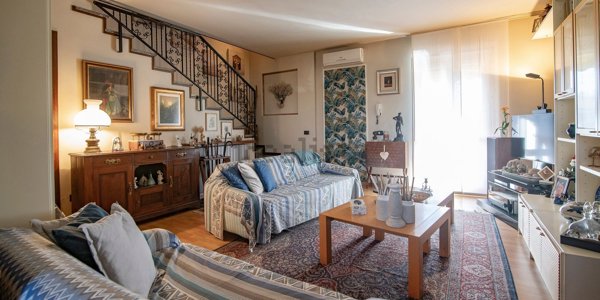 casa indipendente in vendita a Parona