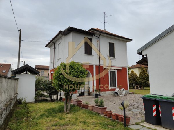 casa indipendente in vendita a Parona