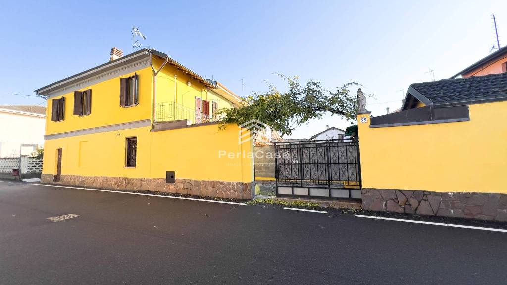 casa indipendente in vendita a Parona