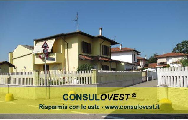 casa indipendente in vendita a Parona