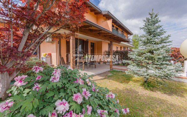 casa indipendente in vendita a Parona