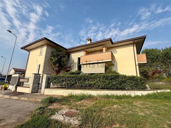 appartamento in vendita a Parona