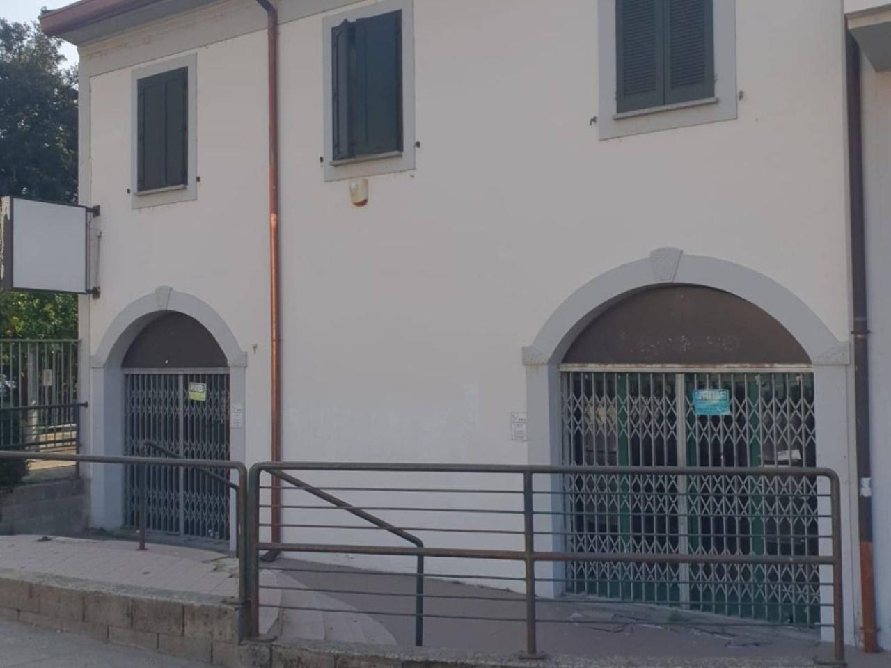 locale commerciale in affitto a Pavia in zona Policlinico