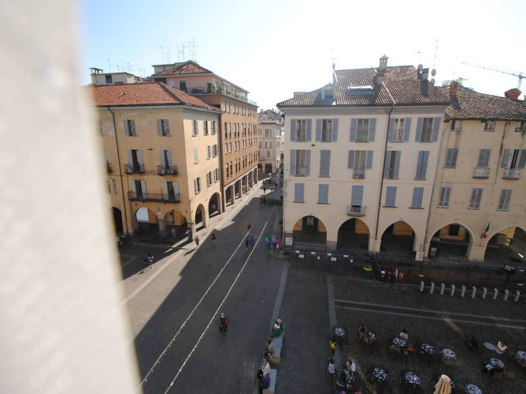 appartamento in vendita a Pavia in zona Centro Città
