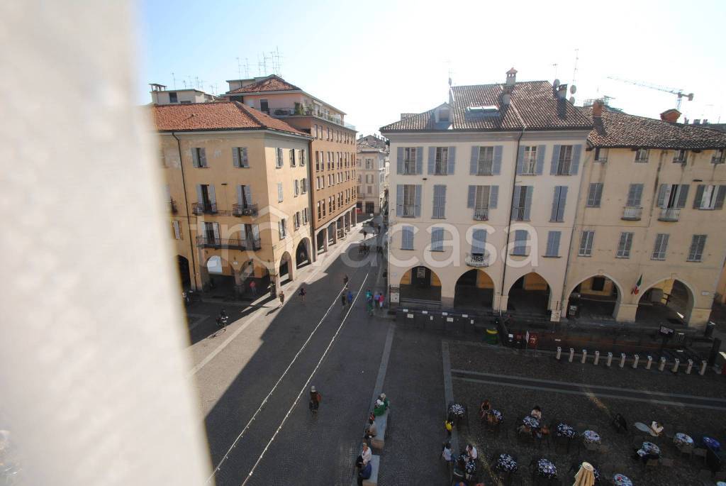 appartamento in vendita a Pavia in zona Centro Città