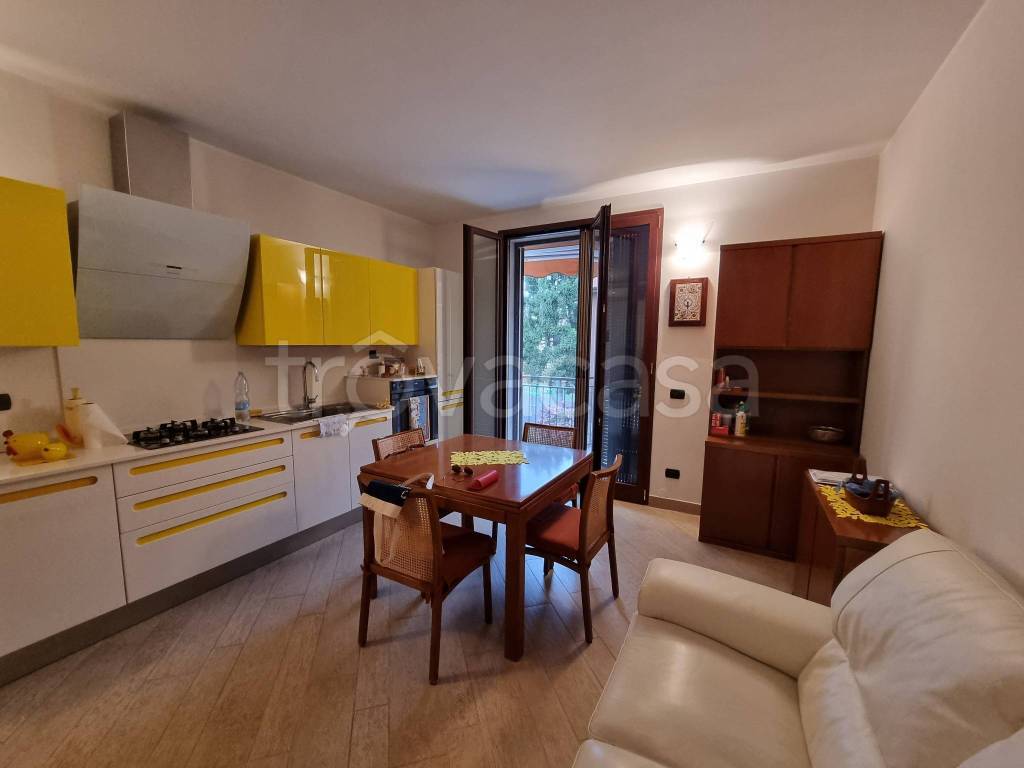 appartamento in vendita a Pavia in zona Borgo Ticino