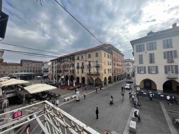 appartamento in vendita a Pavia in zona Centro Città