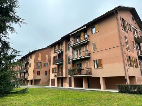 appartamento in vendita a Pavia in zona Chiozzo