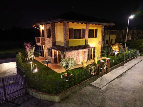 casa indipendente in vendita a Pavia in zona Ca' Della Terra
