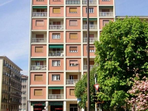 appartamento in vendita a Pavia in zona Stazione