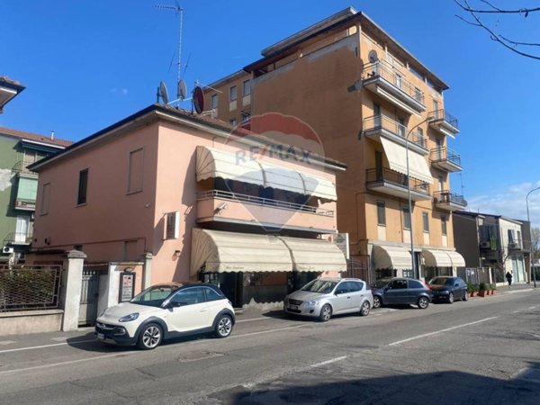 intera palazzina in vendita a Pavia in zona Pompieri