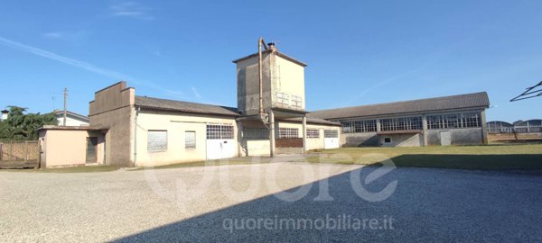 capannone in vendita a Pavia