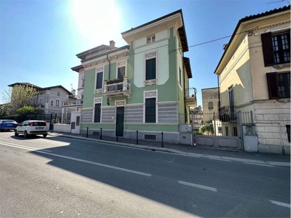 casa indipendente in vendita a Pavia in zona Centro Città