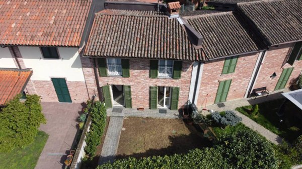 casa indipendente in vendita a Pavia in zona Mirabello
