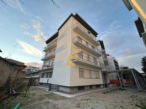 appartamento in vendita a Pavia in zona Città Giardino