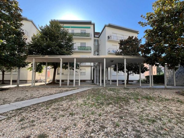 appartamento in vendita a Pavia in zona Città Giardino