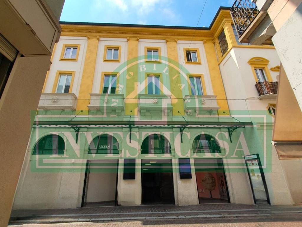 appartamento in vendita a Pavia in zona Centro Città