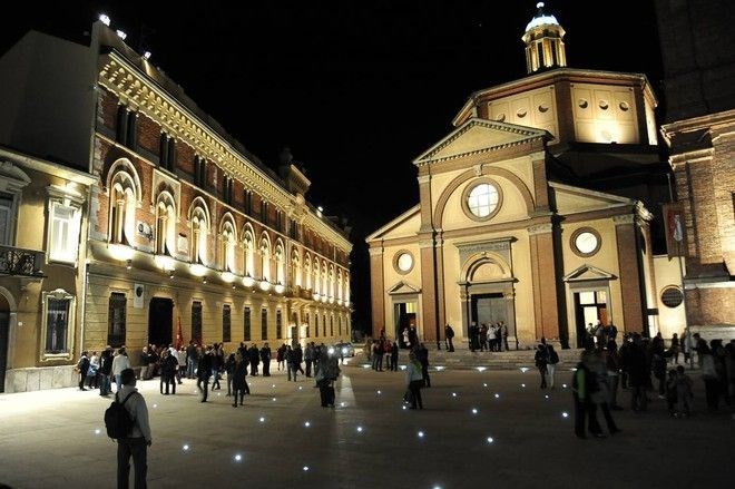 negozio in vendita a Pavia in zona Centro Città