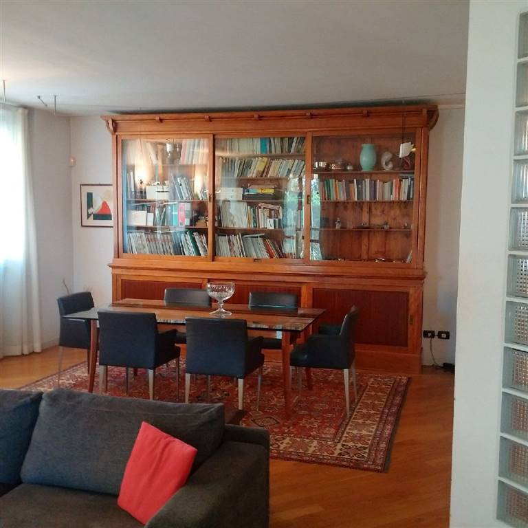 appartamento in vendita a Pavia in zona Casa sul Fiume