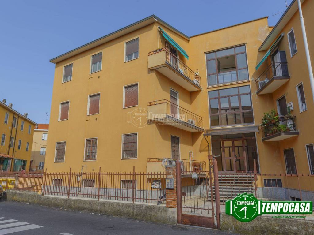 appartamento in vendita a Pavia in zona Vallone