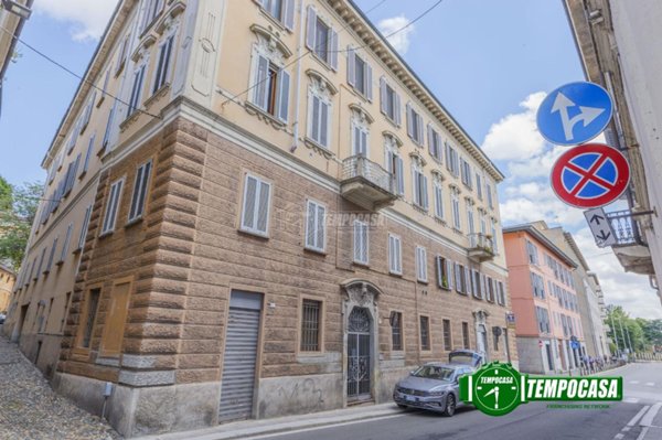 appartamento in vendita a Pavia in zona Centro Città