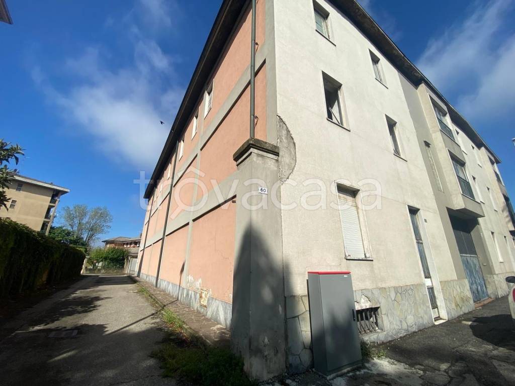 ufficio in vendita a Pavia in zona Città Giardino