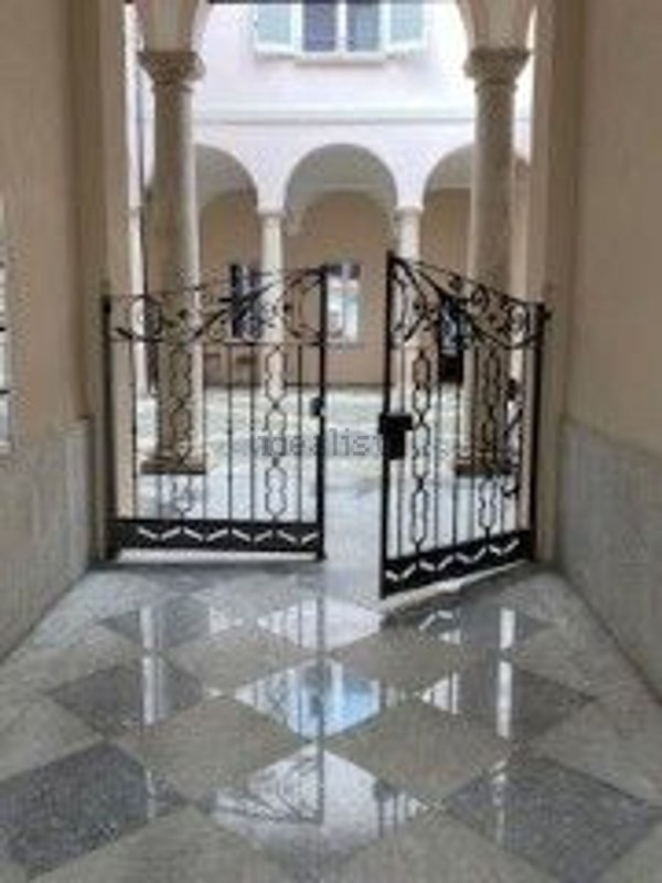 appartamento in vendita a Pavia in zona Centro Città