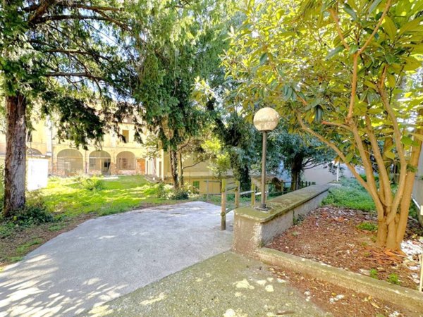 appartamento in vendita a Pavia in zona Centro Città