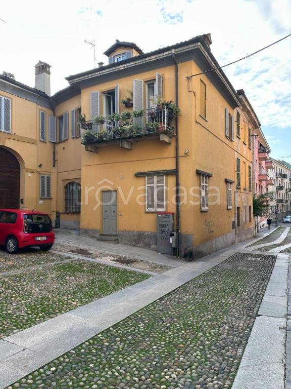 appartamento in vendita a Pavia in zona Centro Città