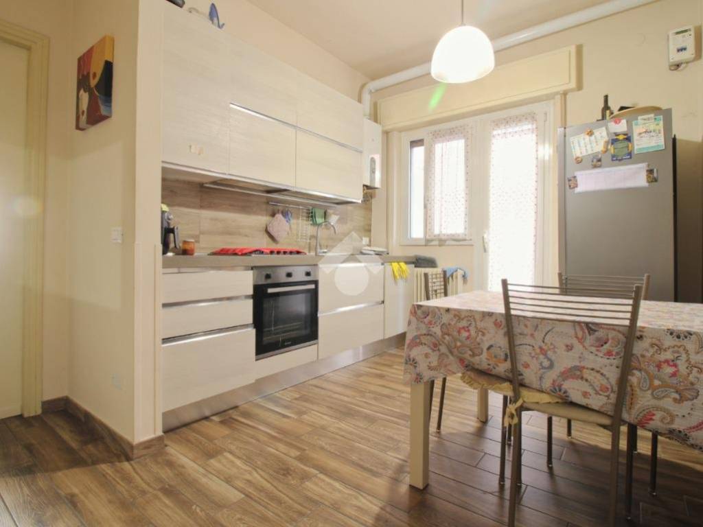appartamento in vendita a Pavia in zona Pompieri