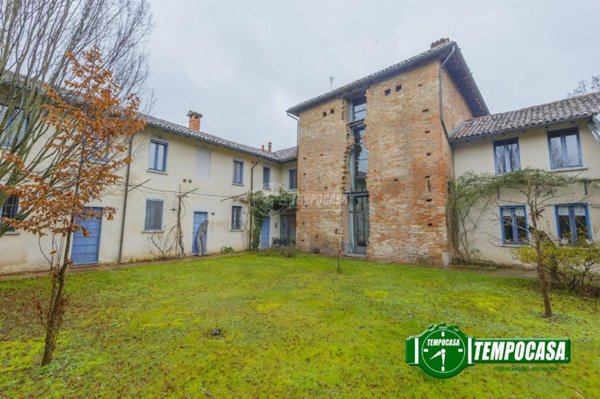 casa indipendente in vendita a Pavia in zona Centro Città
