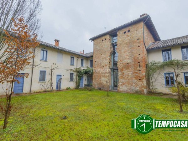 casa indipendente in vendita a Pavia in zona Mirabello