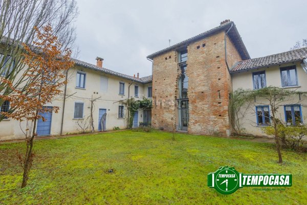 casa indipendente in vendita a Pavia in zona Centro Città